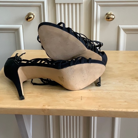 Shoes - Picture 4 of 5